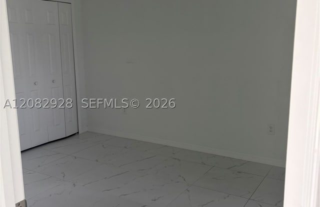 3507 W 15 Gallery 4