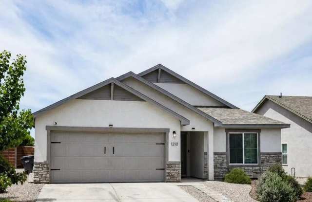 Beautiful 4 Bedroom/3 Bathroom Home photos photos
