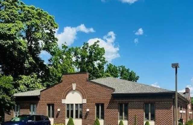 403 W LINCOLN HWY unit: 106 photos photos