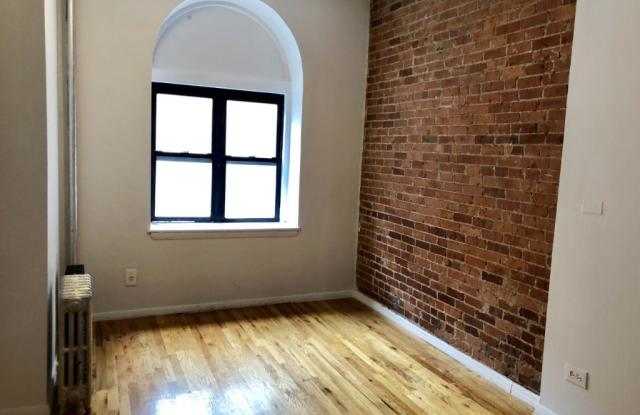 221 W 105TH ST. - 221 West 105th Street, New York City, NY 10025
