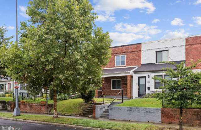 128 33RD STREET NE photos photos
