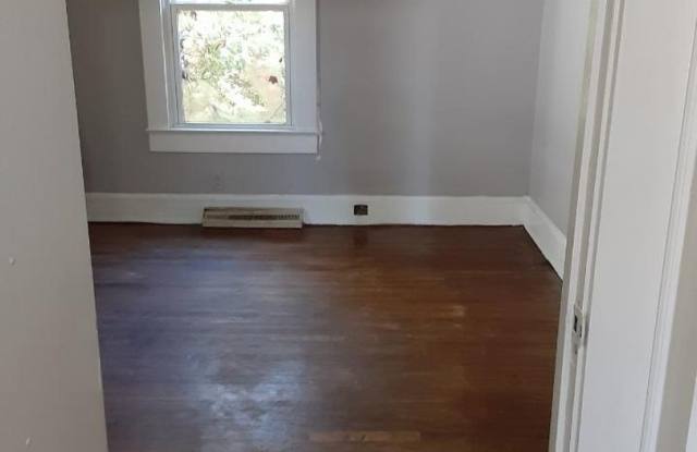 239 E Kivett Street Gallery 4