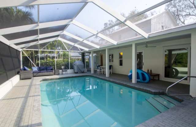 535 Honeysuckle Lane photos photos