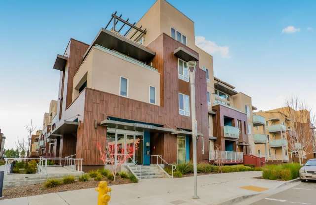 Gorgeous penthouse condo in South Fremont – Resort Like Amenities & Pet Friendly! Gallery 1