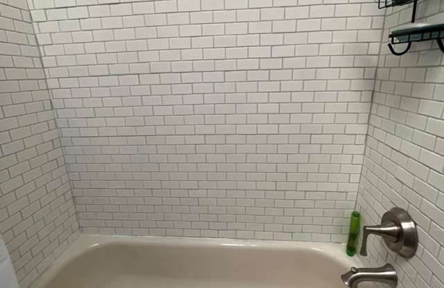 3 bedroom home with solar in highly desirable location Gallery 3
