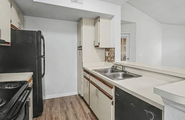 Beautiful Condo with 2-bedroom and 2-bathroom in Bella Vista Gallery 3