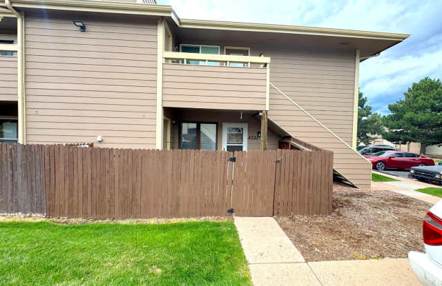 Cozy End-Unit Condo in Gated Community - 4321 Hawks Lookout Lane, Colorado Springs, CO 80916