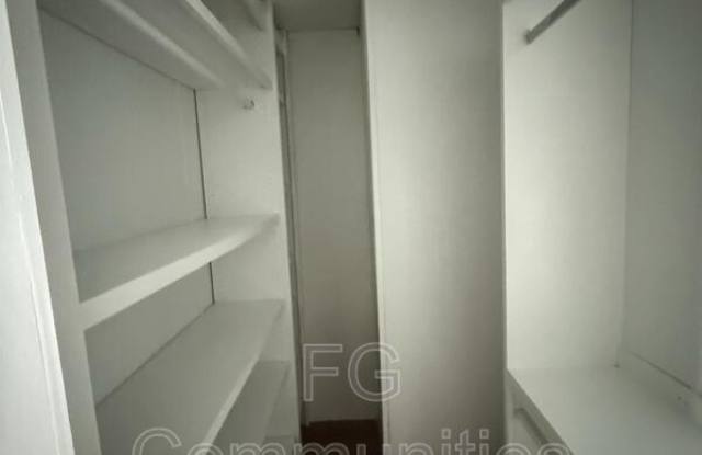 212 Fern Ct Gallery 4