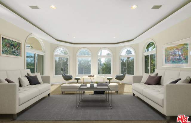 5679 WHITE CLOUD Circle Gallery 4