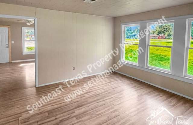806 N Broadway Gallery 4