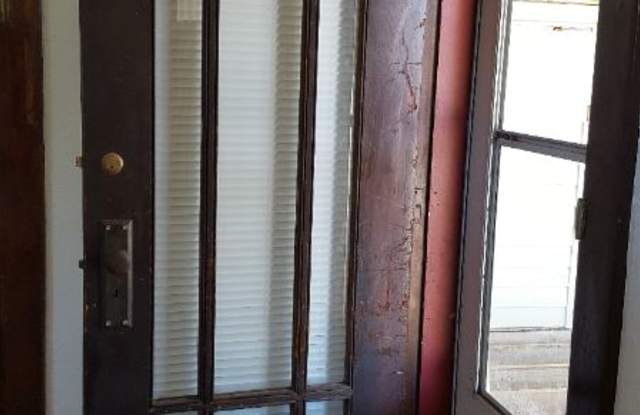 602 Curtis St, Gallery 3