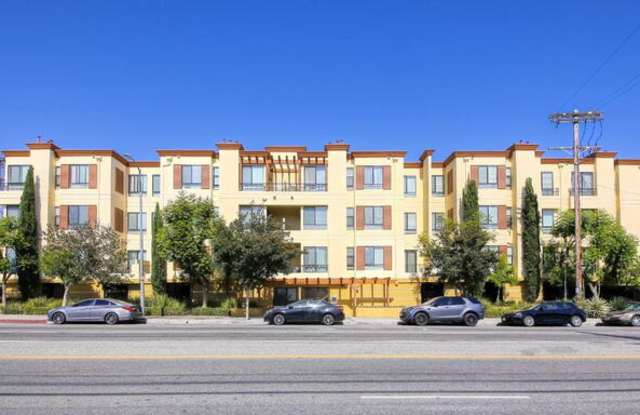 6938 Laurel Canyon Boulevard - 6938 Laurel Canyon Boulevard, Los Angeles, CA 91605