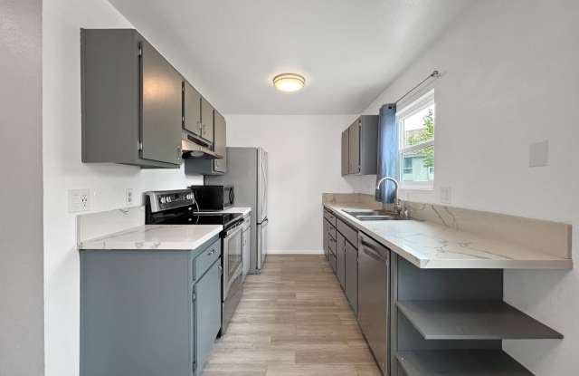 Beautiful 2B/2BA Condo in Mission Valley W/ A/C  Community Pool! photos photos