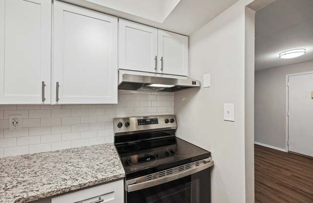 Beacon Pointe Apartments & Townhomes Gallery 2