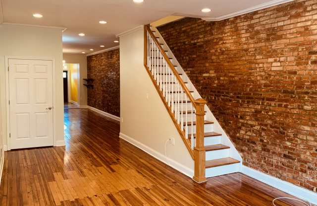 240 S Highland Ave Gallery 4