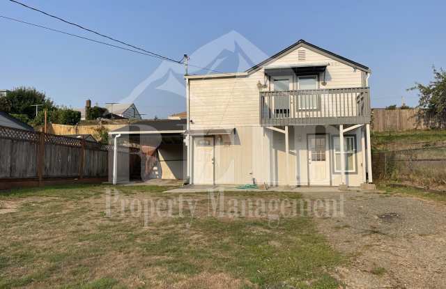 FULLY RENOVATED LESS THAN 2 YEARS - 2BED/1BATH WITH BONUS/OFFICE SPACE photos photos