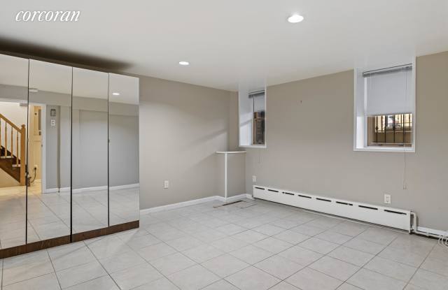 613 40th Street Gallery 2