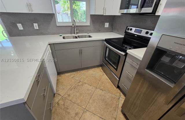 8120 SW 148th Ct Gallery 3