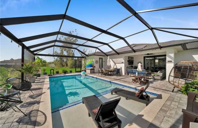 347 SW 24 Place photos photos