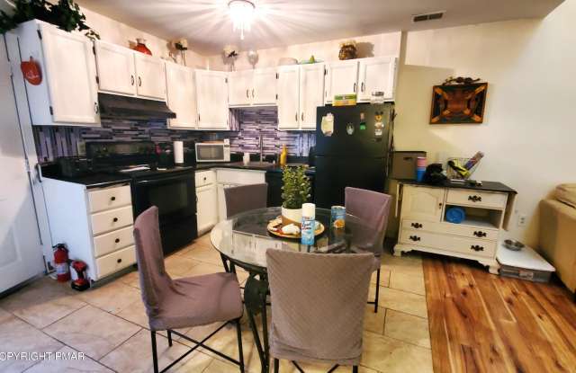 206 Falls Circle Gallery 3