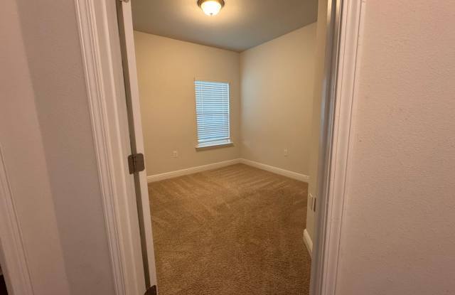 5 bedroom 3 bath home Gallery 4
