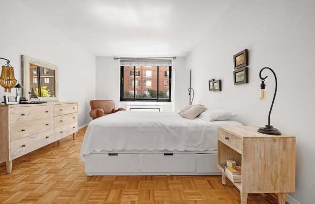 300 Albany St # 5987 Gallery 3