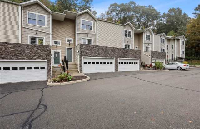 66 Stetson Place - 66 Stetson Place, Danbury, CT 06811