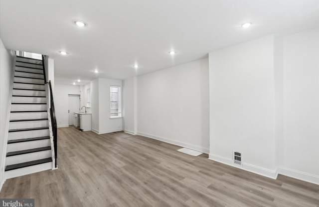 1761 N NEWKIRK Street Gallery 3