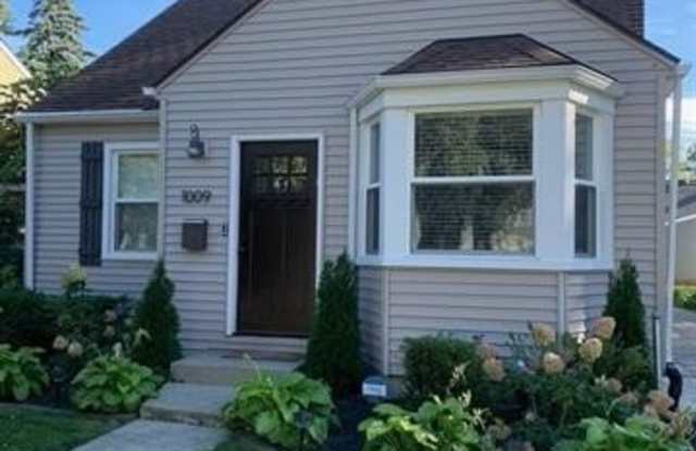 1009 Larkmoor Boulevard photos photos