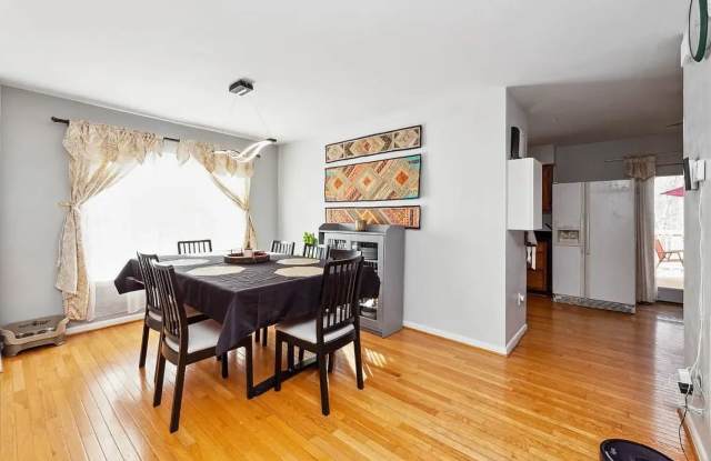 8308 Southern Oaks Court Gallery 4