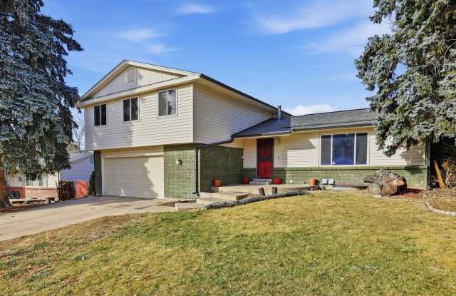 5 bedroom, 3 bath home in desirable Arvada neighborhood. photos photos