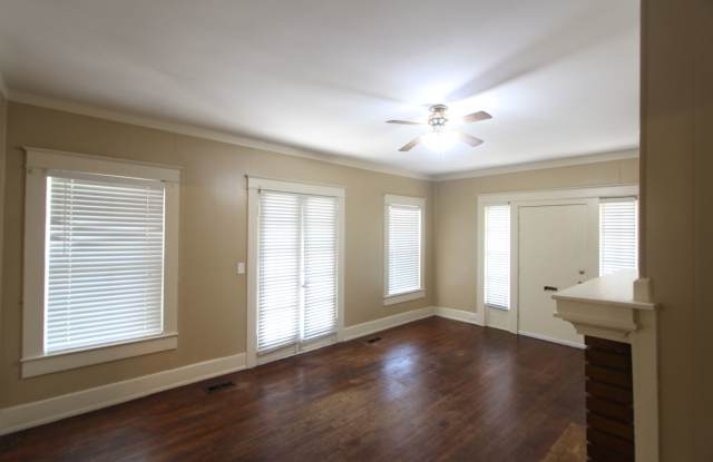 New On The Market with Fresh Updates!! Better Hurry!! Gallery 4