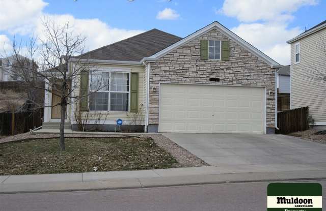 Beautiful 3-Bed Ranch with Vaulted Ceiling & Spacious Primary Suite photos photos