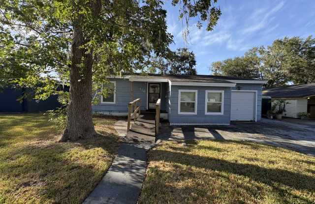 116 Jasmine - 116 Jasmine Street, Lake Jackson, TX 77566
