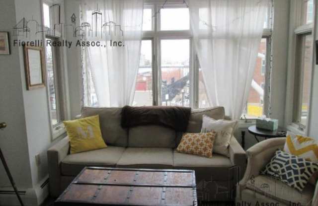 474 Commercial St. Gallery 3