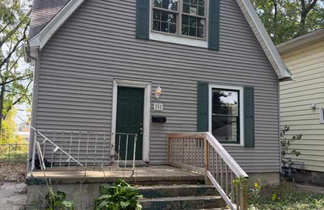 252 N English Gallery 1
