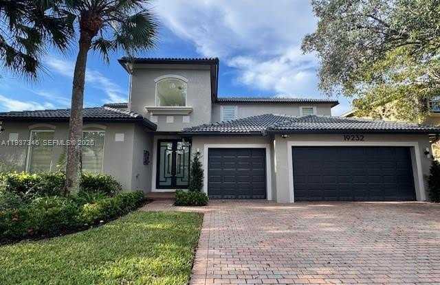 19232 N Gardenia Ave photos photos