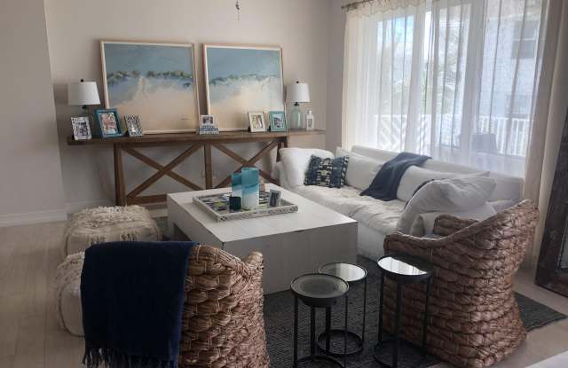 432 Bay Colony Drive N Gallery 2