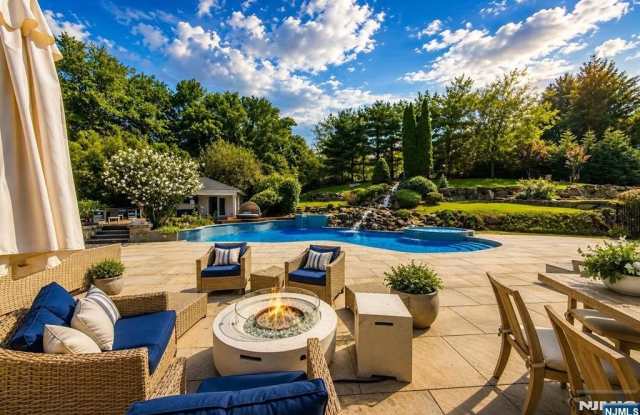 14 E Hill Court Gallery 2