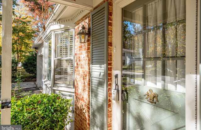 8204 MOCKINGBIRD DR Gallery 2