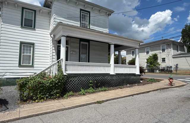 702 Nelson Street - Charming 3BR/1BA in Staunton! Gallery 3