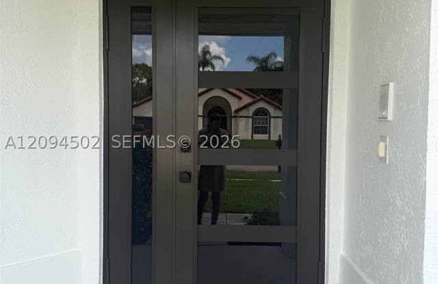 2444 Stonegate Dr Gallery 3
