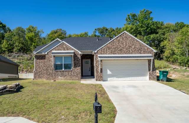 Stunning 3 Bed 2 Bath In Quiet Neighborhood photos photos