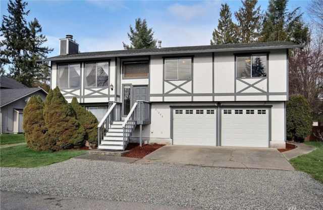 Updated 4 bed with huge lot photos photos