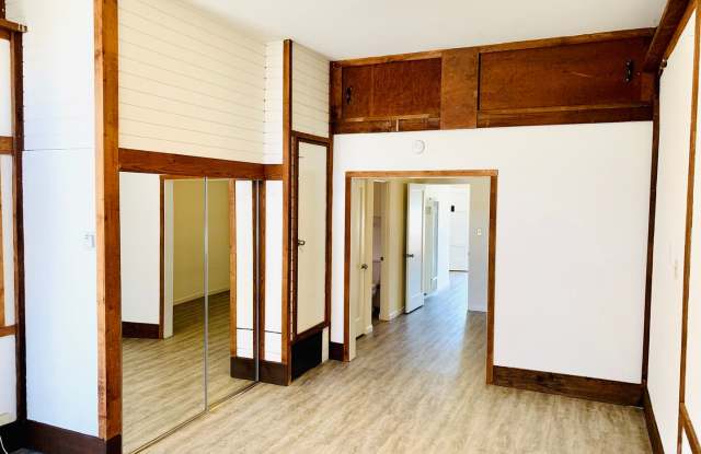 LIVE BY THE BEACH! 1BD/1BA OCEAN BEACH APARTMENT + PRIVATE GARAGE & LAUNDRY!!! photos photos LIVE BY THE BEACH! 1BD/1BA OCEAN BEACH APARTMENT + PRIVATE GARAGE & LAUNDRY!!! photos photos
