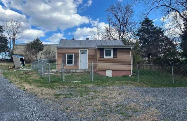 27292 OLD VALLEY PIKE - 27292 Old Valley Pike, Shenandoah County, VA 22660