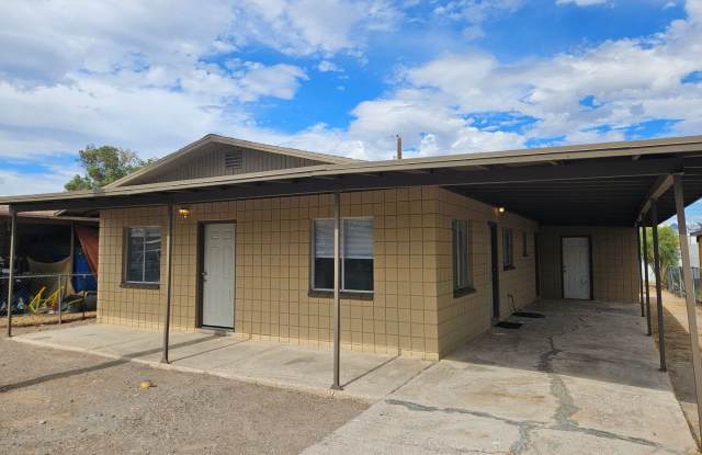 3 bed/2 bath home, freshly remodeled in central Bullhead City photos photos