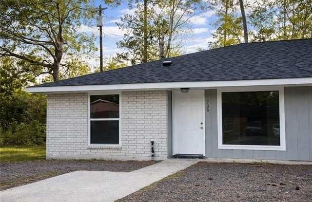 736 N WALNUT Street photos photos