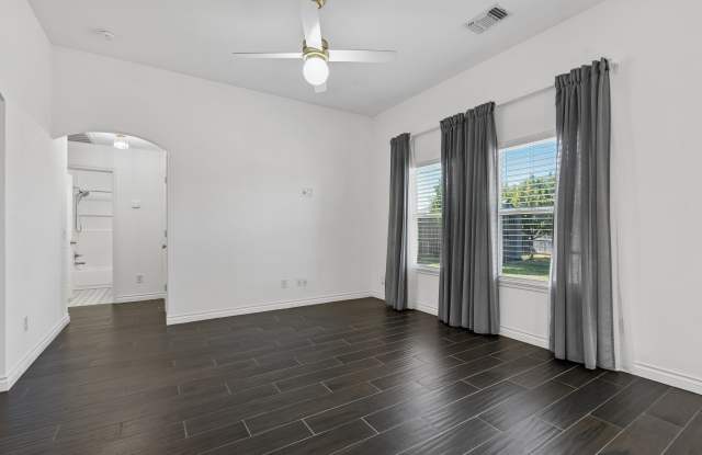15721 Capulet Drive Gallery 4