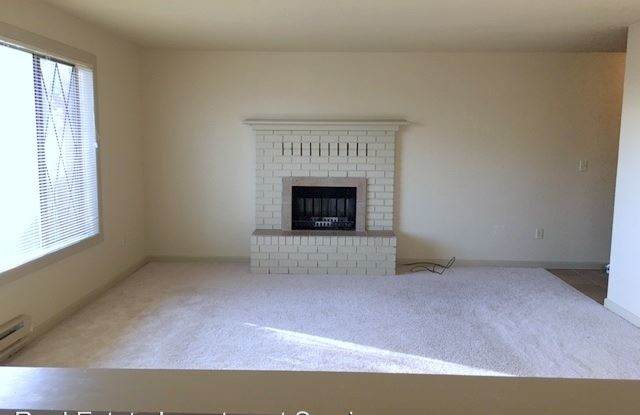 212 SW 146th Street, 101 Gallery 2
